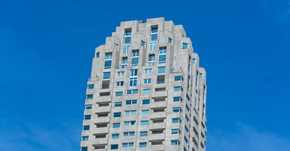 Hoe hoog is de Zalmhaventoren in Rotterdam?
