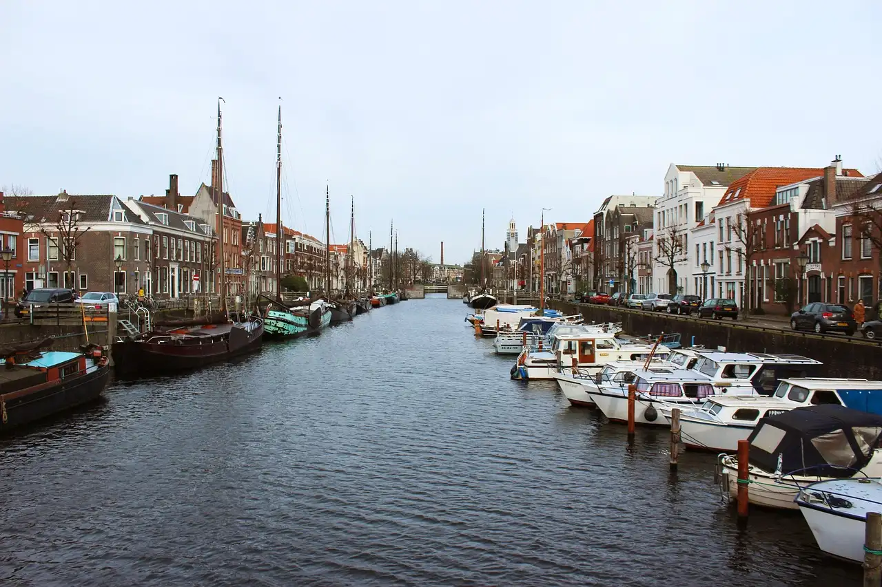 Welk deel van Rotterdam is Delfshaven en waar ligt het?